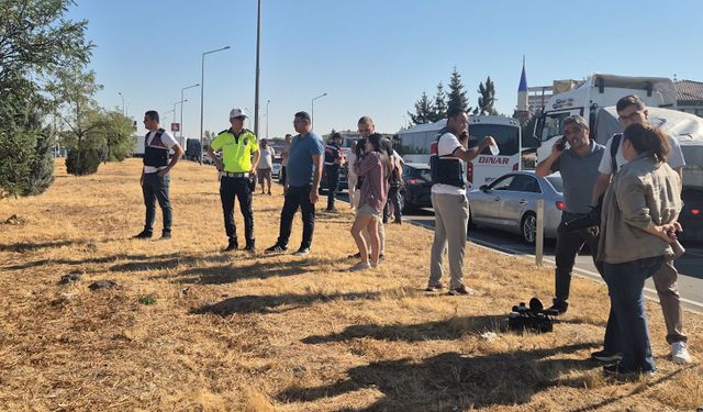 Afyonkarahisar'da Yolcu Otobüsü Devrildi: 22 Yaralı