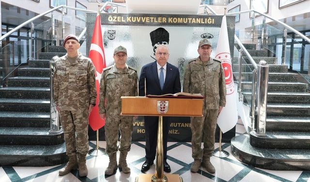 Bakan Güler, bordo berelilerin mezuniyet törenine gitti!