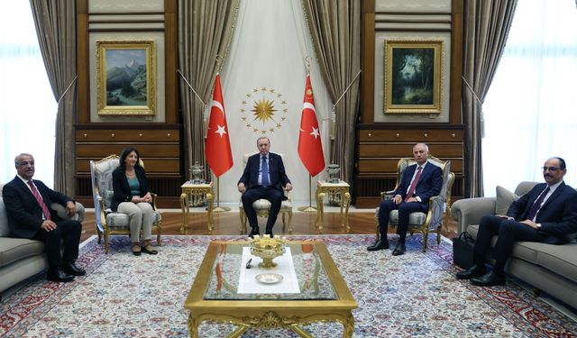 Cumhurbaşkanı Erdoğan, DEM Parti İmralı heyetiyle görüştü
