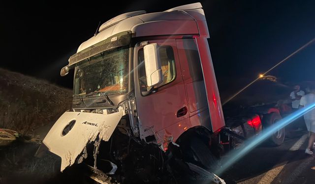 Diyarbakır'da feci kaza: 2 ölü, 1 yaralı