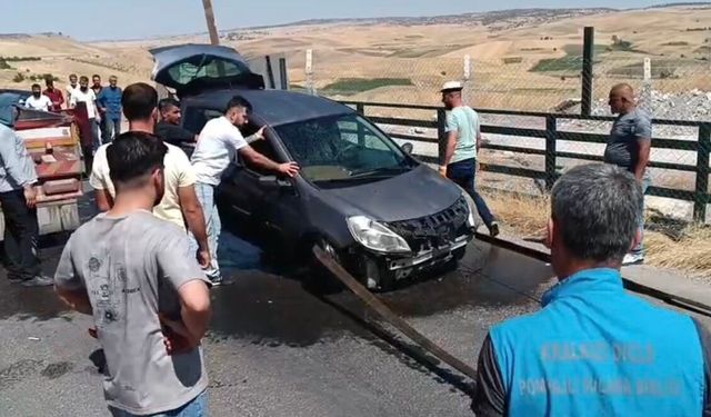 Diyarbakır'da otomobil sulama kanalına uçtu