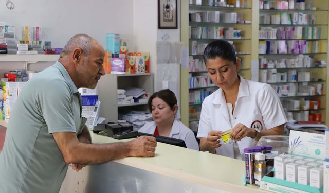 Eczaneden tarlaya: Günün yarısında eczacı, diğer yarısında çiftçi