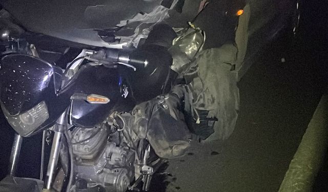 Edirne'de otomobil motosiklete çarptı, yaralılar var!