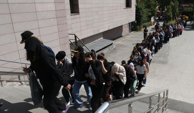 Eskişehir merkezli 116 milyon liralık modem dolandırıcılığında 53 tutuklama