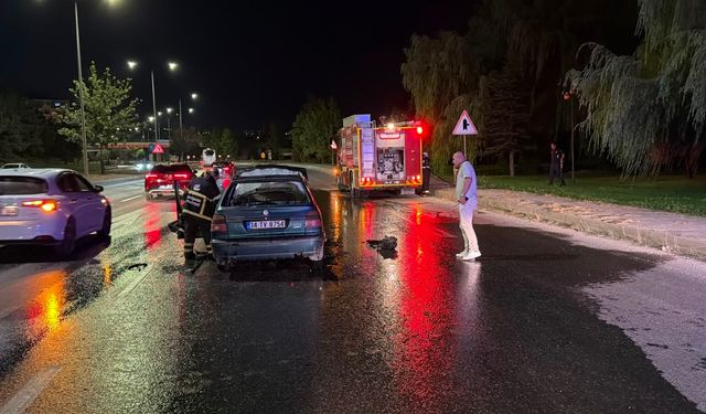 Eskişehir'de Seyir Halindeki Otomobil Alev Aldı!