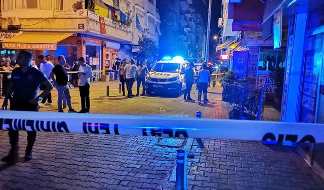 İzmir’de Sokak Ortasında Silahlı Kavga: 5 Yaralı, 3 Gözaltı
