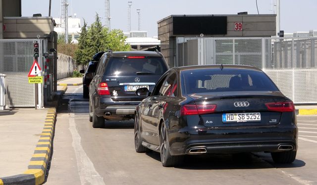 Kapıkule’de Gurbetçi Yoğunluğu Sürüyor