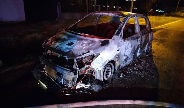 Keşan’da seyir halindeki otomobil alevlere teslim oldu