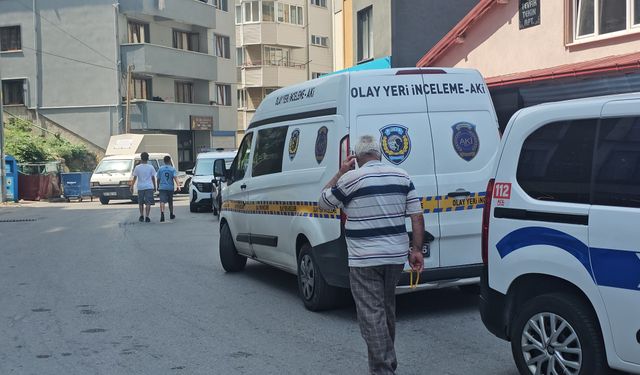 Odasında ölü bulundu