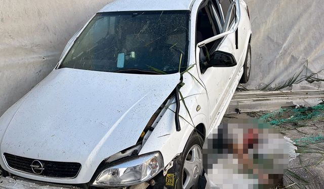 Otomobil seraya uçtu, iki kişi öldü