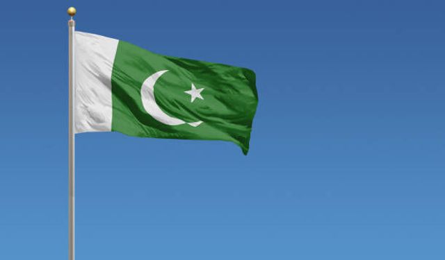 Pakistan'da hastanenin yenidoğan servisinde yangın!