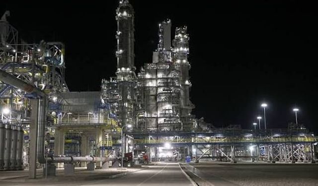 Rusya’da gaz-kimya kompleksinde yangın: 1 ölü, 130 yaralı