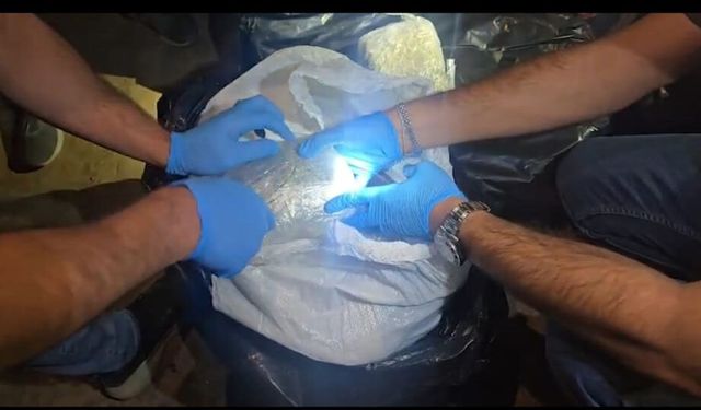 Van'da 48 kilo esrar ele geçirildi!