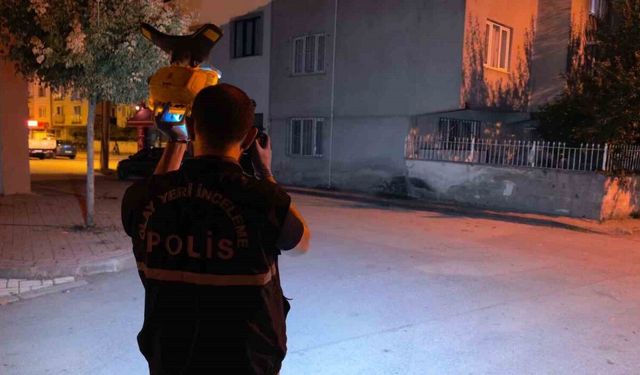 İnegöl'de Sokak Ortasında Silahlı Saldırı: 19 Yaşındaki Genç Yaralandı