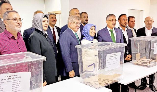 Gelecek Partisi delegelerinden kapatma kararına isyan