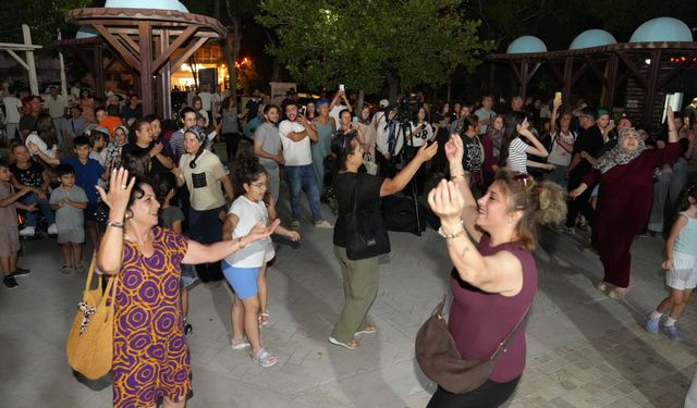 Keçiören’de park konserleri başladı: Yaz akşamları müzikle şenlenecek