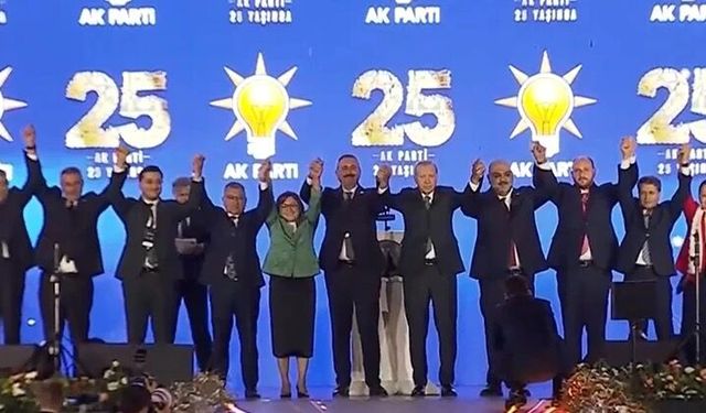 AKP’ye 3 milletvekili, 7 Belediye Başkanı katıldı