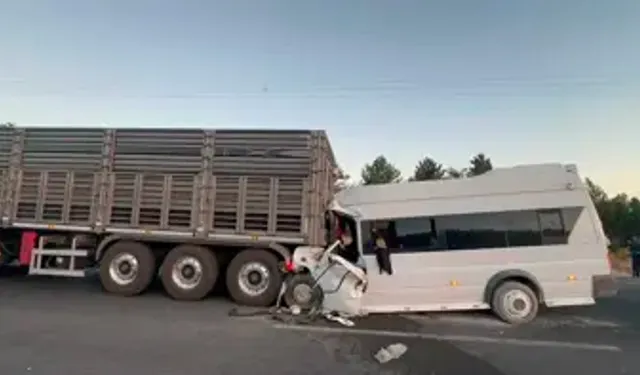 Malatya'da Feci Kaza: 3'ü Ağır 18 Yaralı!