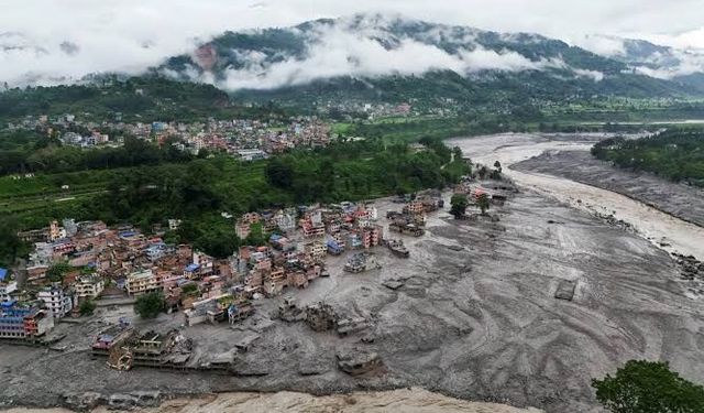 Tibet'te Baraj Patladı, Nepal'de Yeni Sel Alarmı!