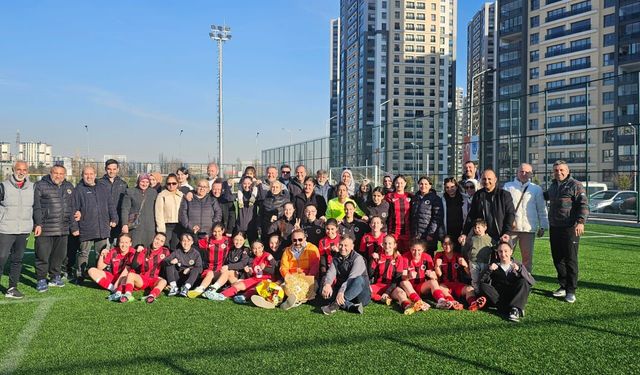Gençlerbirliği Kadın Futbol Takımı’nda Teknik Ekip Krizi!