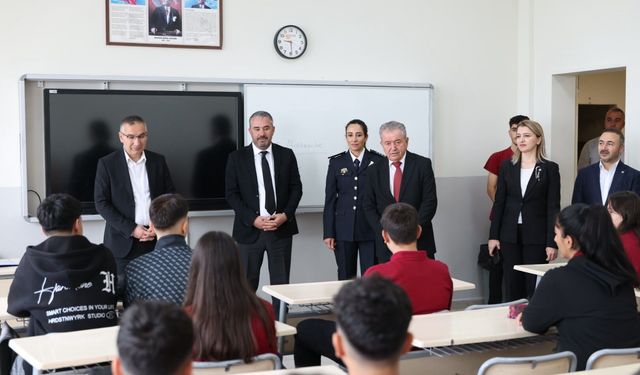Pursaklar'da Başkan Çetin'den yeni eğitim yılında öğrencilere destek