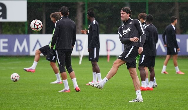 Beşiktaş’ın UEFA listesi belli oldu: Kadroda dikkat çeken isimler