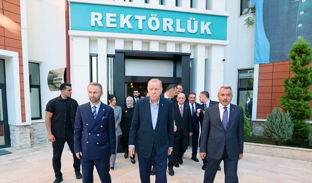 Erdoğan, Rize’de üniversiteyi ziyaret etti