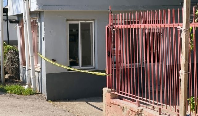Kasığından tabancayla vurulmuş halde ölü bulundu