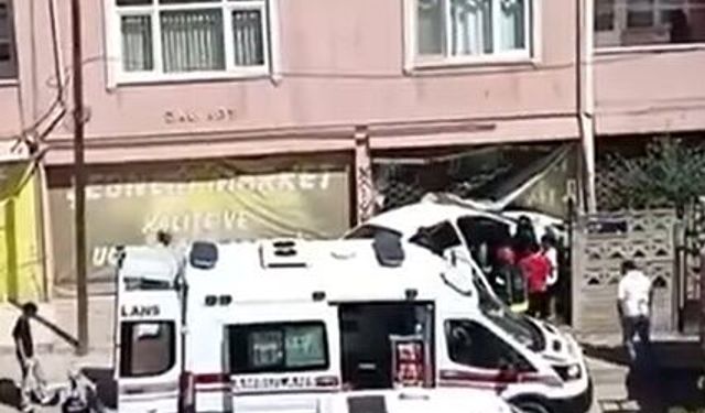 Otomobil iş yerine daldı