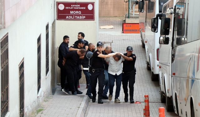 Suç örgütü operasyonunda 32 şüpheli adliyede