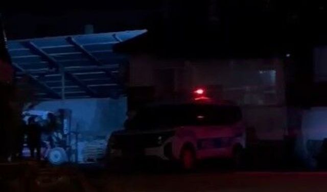 Yalova'da Demirlerin Altında Kalan 39 Yaşındaki Adam Hayatını Kaybetti