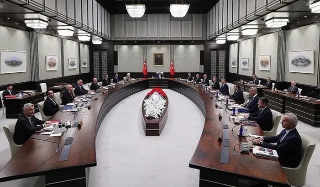 Kabine Toplantısı Başladı: Gündemde Fon Soruşturması ve Terörsüz Türkiye Süreci