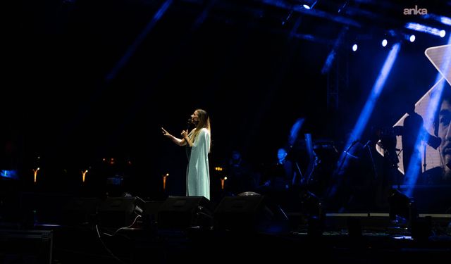 Gölbaşı’nda şölen coşkusu Merve Özbey konseriyle zirve yaptı