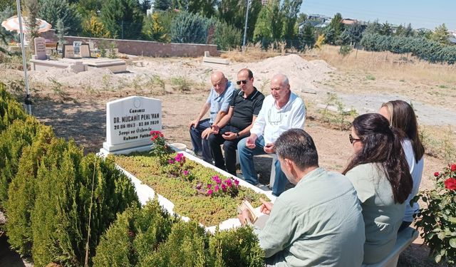 Dr. Mücahit Pehlivan vefatının 6. yılında mezarı başında anıldı