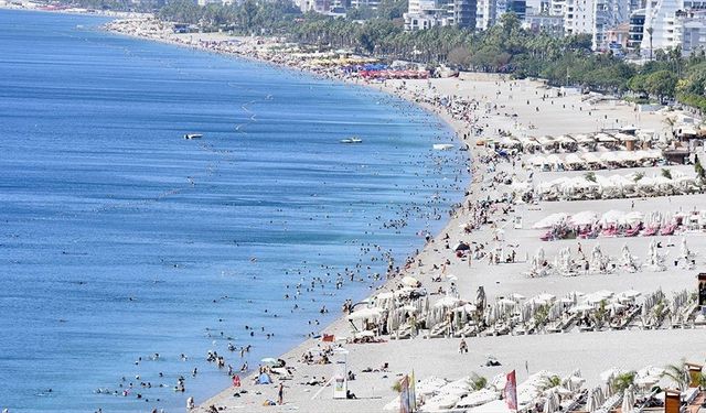Antalya 14 milyon yabancı turist ağırladı