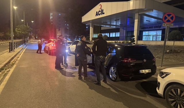 Kayseri'de tartışma kanlı bitti: Bıçaklanan kişi hastaneye gitti