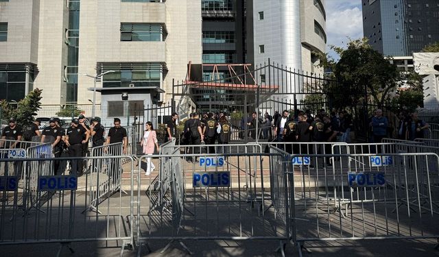 Vahap Seçer'in de aralarında olduğu 59 şüpheli adliyede