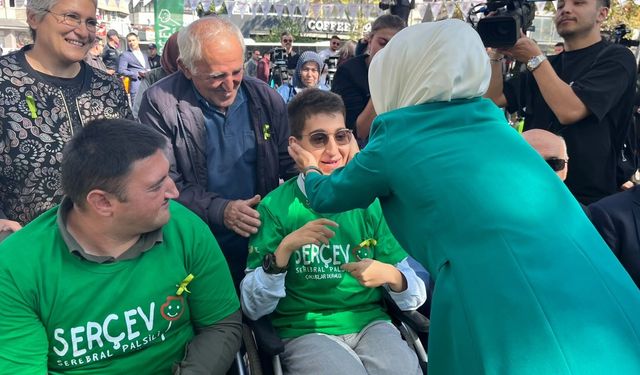 "490 bin engelli vatandaşımıza destek oluyoruz"