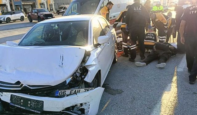 Akçadağ’da İki Otomobil Çarpıştı