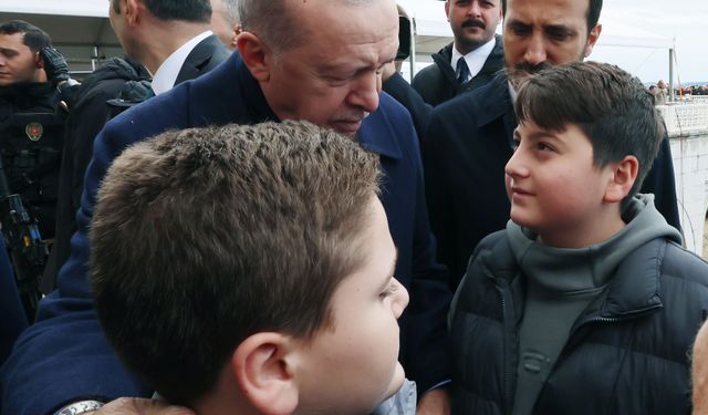 Erdoğan, Dündar Ziya Gültekin'in Tabutuna Omuz Verdi!