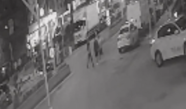 Esenler’de Gece Yarısı Bıçaklı Kavga! 2 Kişi Yaralandı, 1 Şüpheli Yakalandı