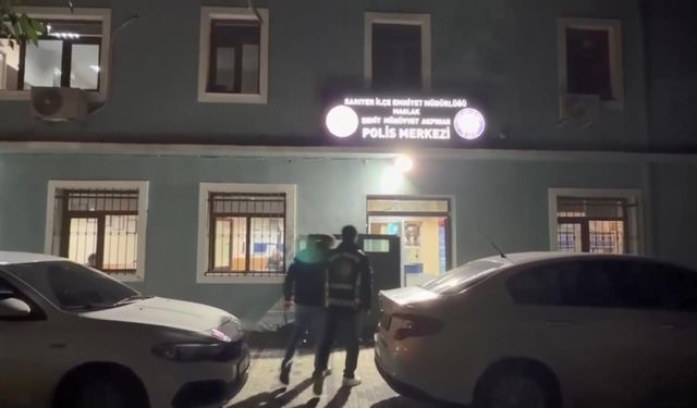 Sarıyer'de trafikte aracın camını kırdı; çocuğun ağladığı anlar kamerada