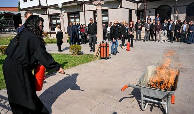 Altındağ Belediyesi personeline yangın eğitimi