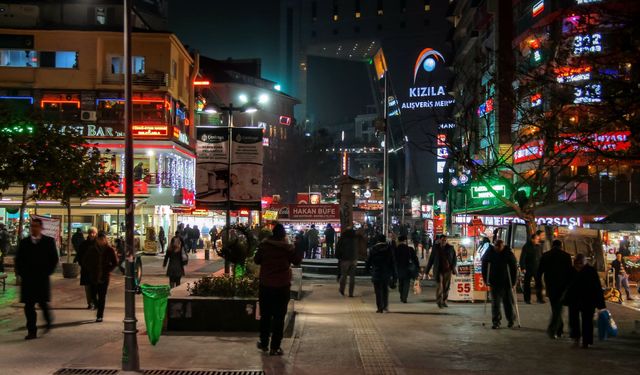 Ankara’da metro yolcuları dikkat! Kızılay’ın Sakarya çıkışı kapanıyor
