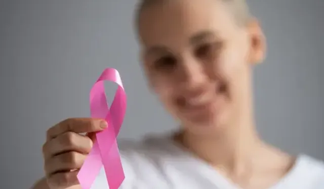Ekim Ayında Pembe Seferberlik: Türkiye Erken Teşhis İçin Işıklandı!