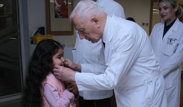 Prof. Haberal 3 çocuğa yeniden yaşam umudu oldu