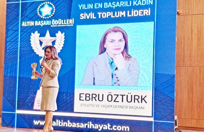 Görünmez Hastalığın Görünen Savaşçısı: Ebru Öztürk