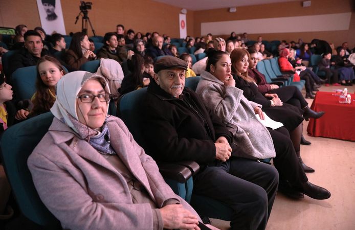 Minik Bilim İnsanları Sahnedeydi