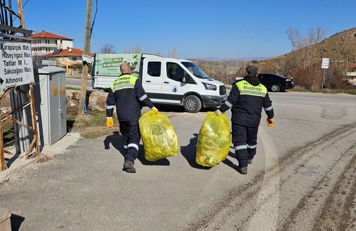 Altındağ’da Bayram Öncesi Mezarlıklar Pırıl Pırıl