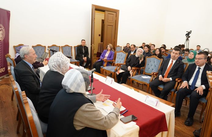 “Bir Dönemin Gölgesi, Bugünün Hafızası” ABSÜ'de çok yönlü ele alındı.